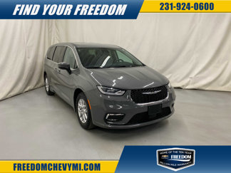 Used 2023 Chrysler Pacifica Touring-L image 1