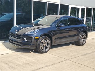 Certified 2025 Porsche Macan image 1