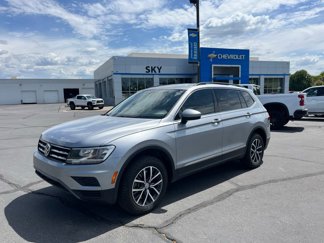 Used 2020 Volkswagen Tiguan SE image 1