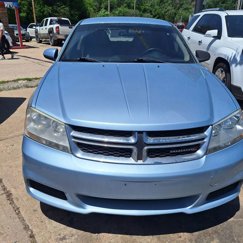 Used 2013 Dodge Avenger SE image 1
