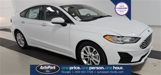 Used 2019 Ford Fusion SE image 1