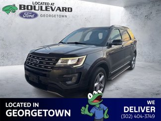 Used 2017 Ford Explorer XLT image 1