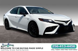Used 2023 Toyota Camry SE image 1