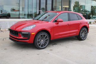 Used 2025 Porsche Macan image 1