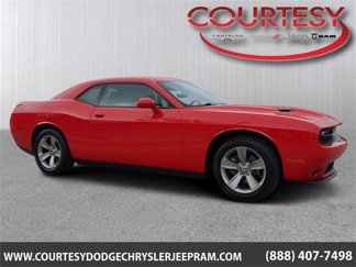 Certified 2020 Dodge Challenger SXT image 1