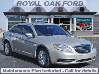 Used 2014 Chrysler 200 LX image 1