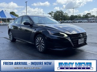 Used 2024 Nissan Altima 2.5 SV image 1