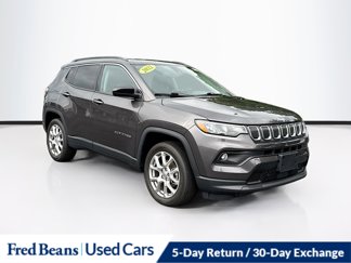 Used 2022 Jeep Compass Latitude image 1