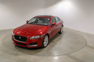 Used 2018 Jaguar XF Prestige image 1