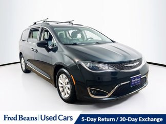 Used 2017 Chrysler Pacifica Touring-L video 1