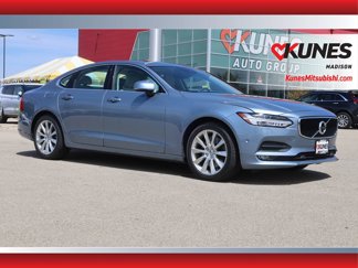 Used 2017 Volvo S90 T6 Momentum image 1