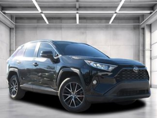 Used 2020 Toyota RAV4 XLE Premium image 1