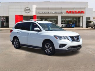Used 2017 Nissan Pathfinder S video 1