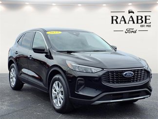 Used 2023 Ford Escape Active image 1