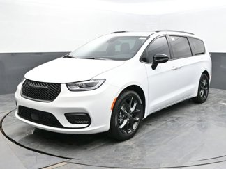 New 2025 Chrysler Pacifica Limited image 1