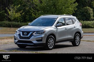 Used 2020 Nissan Rogue SV image 1