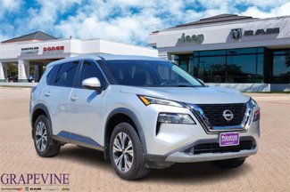 Used 2022 Nissan Rogue SV image 1