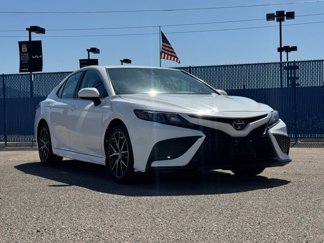 Used 2023 Toyota Camry SE image 1