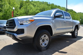 Used 2022 Toyota Tacoma SR image 1