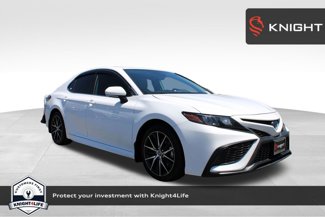 Used 2023 Toyota Camry SE image 1