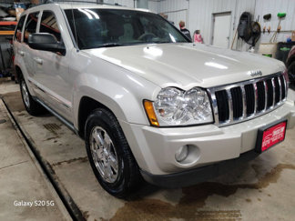 Used 2007 Jeep Grand Cherokee Limited w/ Trailer Tow Group IV image 1