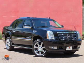 Used 2011 Cadillac Escalade EXT Luxury image 1
