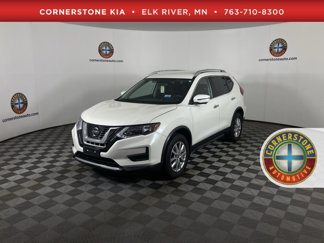 Used 2018 Nissan Rogue SV image 1