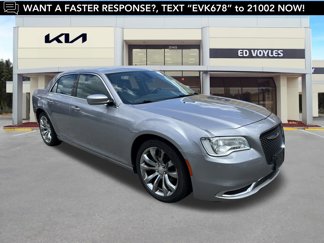 Used 2017 Chrysler 300 Limited image 1