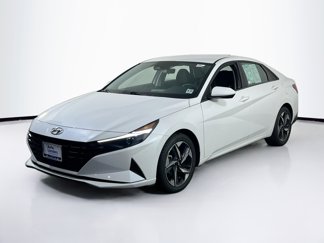 Used 2023 Hyundai Elantra SEL w/ Convenience Package image 1