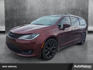 Used 2018 Chrysler Pacifica Limited w/ S Appearance Package image 1