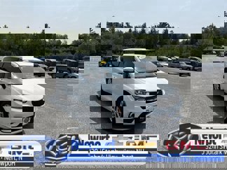 Used 2023 Chrysler Pacifica Touring-L image 1