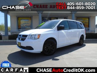 Used 2018 Dodge Grand Caravan SE w/ UConnect Hands-Free Group image 1