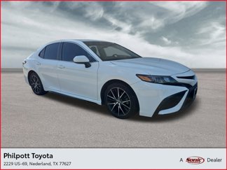 Used 2021 Toyota Camry SE image 1