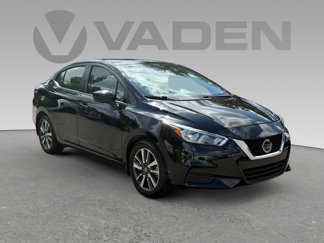 Used 2022 Nissan Versa SV image 1