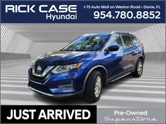 Used 2020 Nissan Rogue SV image 1