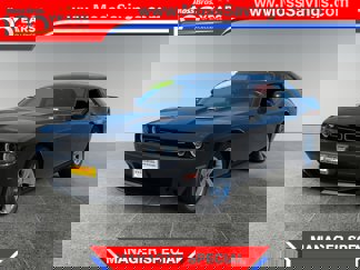 Used 2022 Dodge Challenger SXT image 1