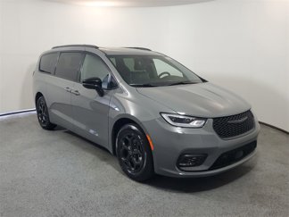 New 2025 Chrysler Pacifica Premium image 1
