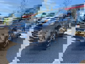 Used 2017 Toyota Highlander XLE image 1