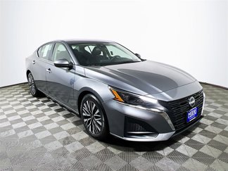 Used 2023 Nissan Altima 2.5 SV image 1