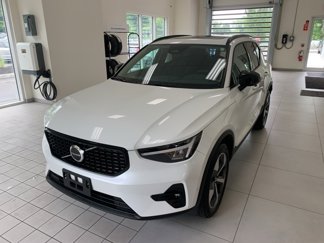 Certified 2023 Volvo XC40 B5 Plus w/ Driver Assist Package image 1