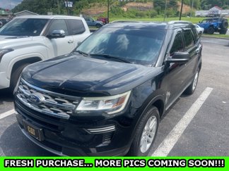 Used 2018 Ford Explorer XLT image 1