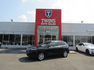 Used 2017 Jeep Cherokee Latitude w/ Cold Weather Group image 1