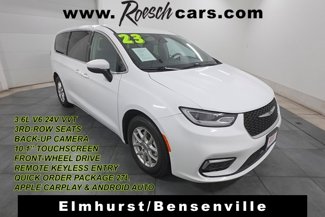 Used 2023 Chrysler Pacifica Touring-L image 1