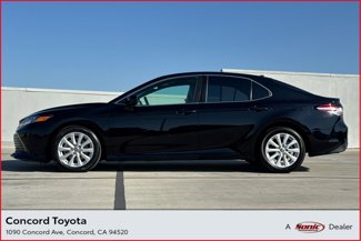 Used 2020 Toyota Camry LE image 1