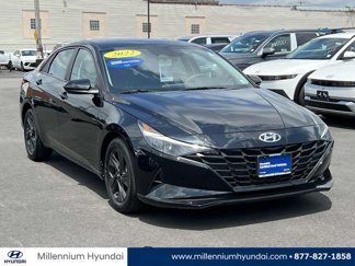 Used 2022 Hyundai Elantra SEL image 1