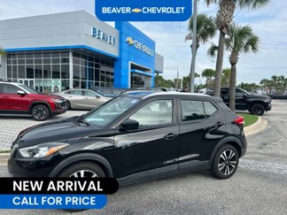 Used 2020 Nissan Kicks SV image 1