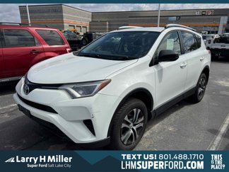 Used 2016 Toyota RAV4 LE image 1