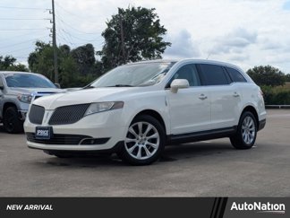 Used 2013 Lincoln MKT FWD image 1