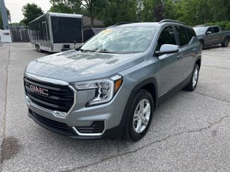 Used 2024 GMC Terrain SLE w/ Driver Convenience Package image 1
