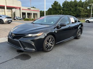 Certified 2021 Toyota Camry SE image 1